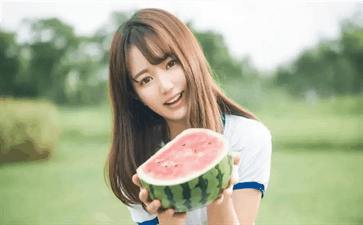 情侣档刚分完手，吃瓜群都炸了！剧本烂成这样你也信？-吃瓜