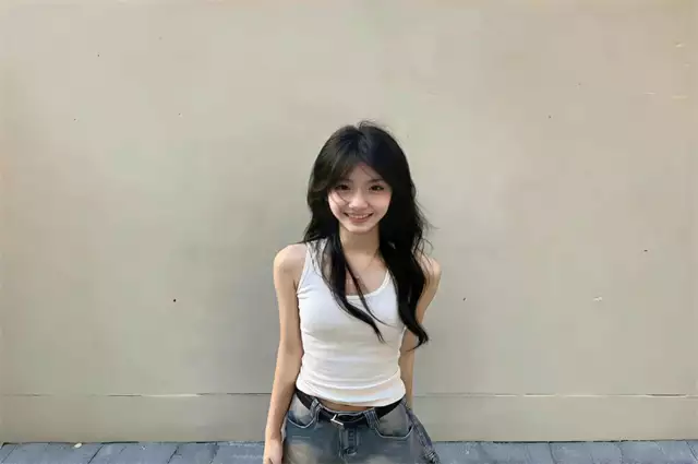 QQ吃瓜群里的全网热议：3个字评价他的新恋情，粉丝竟集体脱粉？-吃瓜